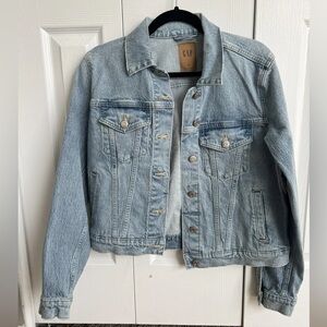 Gap Women’s Jean Jacket, Light To Medium Wash- Size Medium